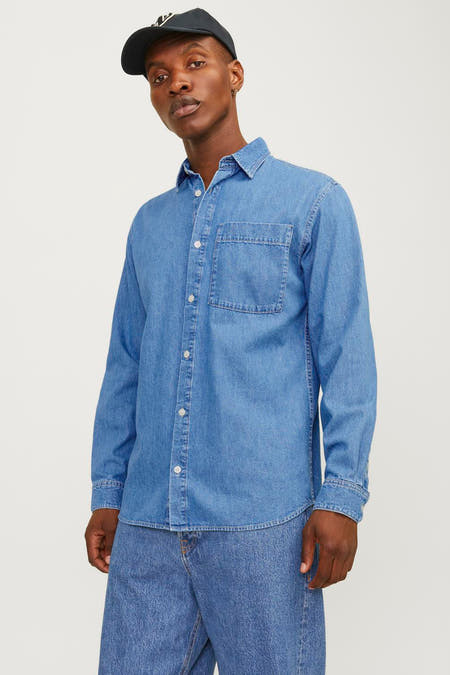 Jeanshemd van donkerblauw denim van JACK & JONES JEANS INTELLIGENCE, met lange mouwen en een opgestikte borstzak.