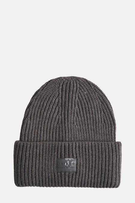 Casquette grise d'ACCESSORIES BY JACK & JONES, avec structure en maille et un patch de logo noir sur le côté.