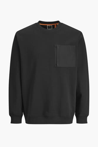 Zwarte sweater van CORE by JACK & JONES met een borstzak en lange mouwen.
