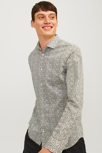 Multikleurig overhemd met lange mouwen van PREMIUM by JACK & JONES met een fijn patroon, gedragen met een zwarte broek.