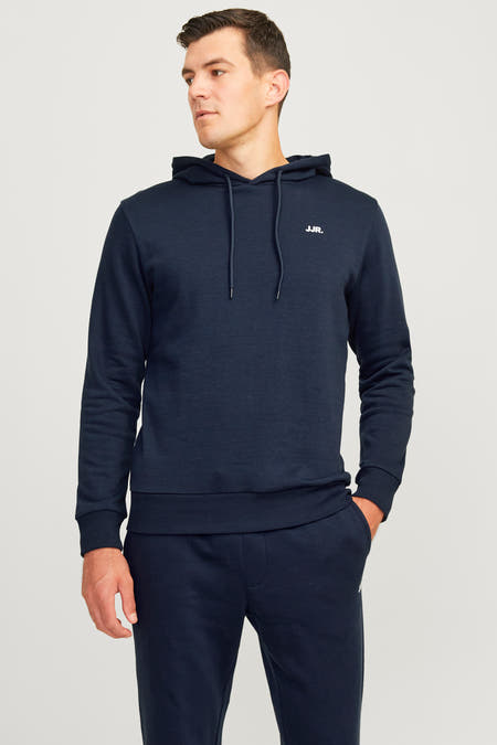 Blauw sweatshirt met kap van JJREBEL, met trekkoord en lange mouwen, gecombineerd met een bijpassende joggingbroek.
