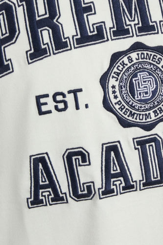 Wit T-shirt met korte mouwen van PREMIUM BLUE by JACK & JONES, met een embleemlogo en een vintage academisch ontwerp.