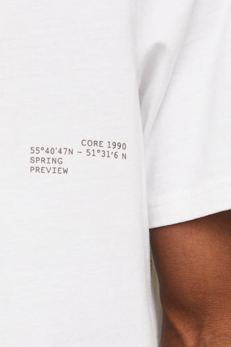 Wit T-shirt met korte mouwen van CORE BY JACK & JONES, met tekstuele print details.
