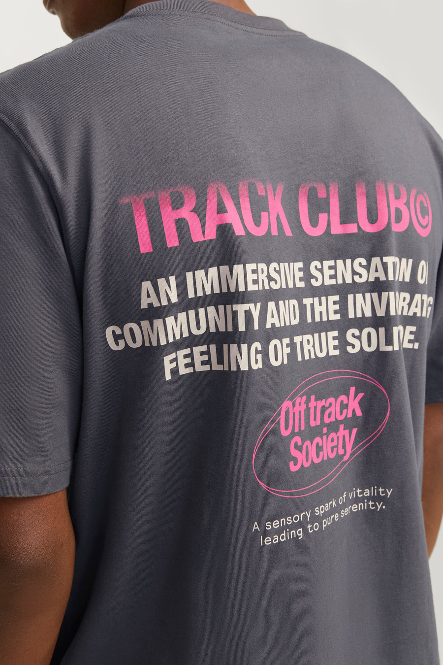 Paars T-shirt met korte mouwen van CORE BY JACK & JONES, met opdruk op de rug en ronde hals.