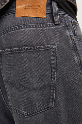 Jean délavé, large de JACK & denimAN J JONES JEANS INTELLIGENCE, avec des poches et des passants sur l'arrière.