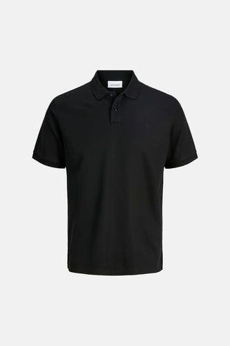 Zwart poloshirt met korte mouwen van CORE BY JACK & JONES, met klassieke kraag, twee knopen, subtiele wafeltextuur en geborduurd borstsymbool.