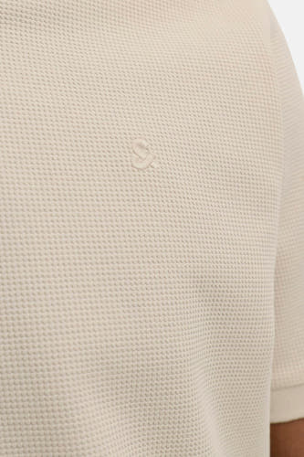 Beige polo met korte mouwen van CORE BY JACK & JONES, met wafeltextuur en geborduurd logo.