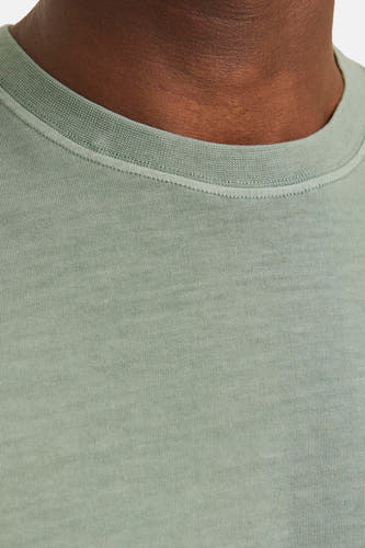 T-shirt vert de mantes courtes man CORE BY JACK & JONES, avec un design simple et une encolure ronde.
