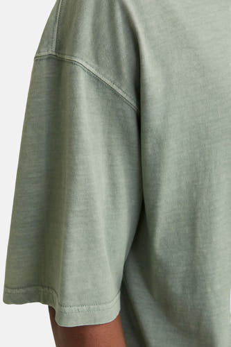 T-shirt vert de mantes courtes man CORE BY JACK & & JONES, une texture texture vintage vintage et des détails brodés.