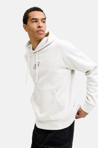 Gilet écru avec capuche de CORE par JACK & JONES, avec logo sur la poitrine et une poche kangourou.