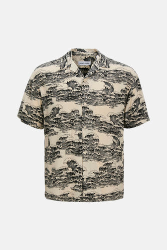 Zwart hemd met korte mouwen van CORE by JACK & JONES, met een golvend zwart-wit patroon.