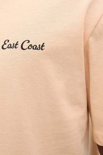 Oranje T-shirt met korte mouwen van ORIGINALS BY JACK & JONES, met de tekst 'East Coast' in het zwart.