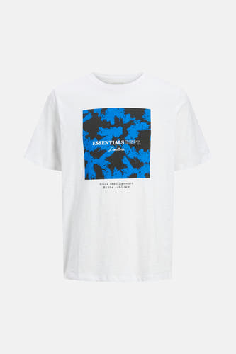 Wit T-shirt met korte mouwen van CORE by JACK & JONES, met een blauw en zwart abstract patroon op de voorkant.