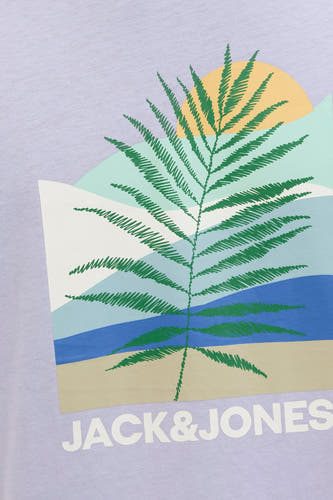 Paars T-shirt met korte mouwen van ORIGINALS BY JACK & JONES, met een grafische print van een palmboom en landschap.
