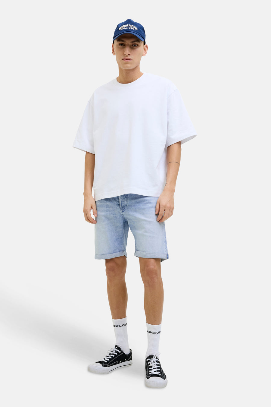 Short - light blue denim