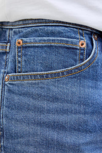 Korte jeansshort van JACK & JONES JEANS INTELLIGENCE, met blauwe denimstof, accentnaden en klein zakje.