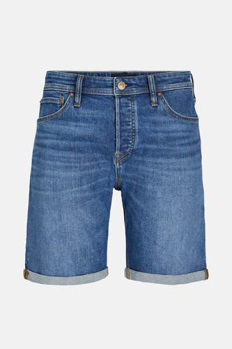 Denim short in blauw van JACK & JONES JEANS INTELLIGENCE, met opgerolde pijpen.
