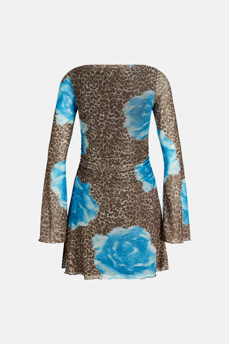 Multikleurig kleedje met lange mouwen van JJXX, met luipaardprint en blauwe bloemmotieven, achterkant.
