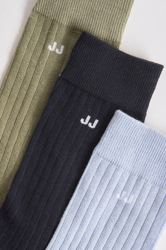 Meerkleurige sokken van ACCESSORIES BY JACK & JONES, met ribbels en witte "JJ" logo.