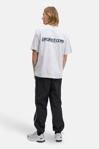 Grijs T-shirt met korte mouwen van CORE by JACK & JONES, met een bedrukte tekst op de rug.
