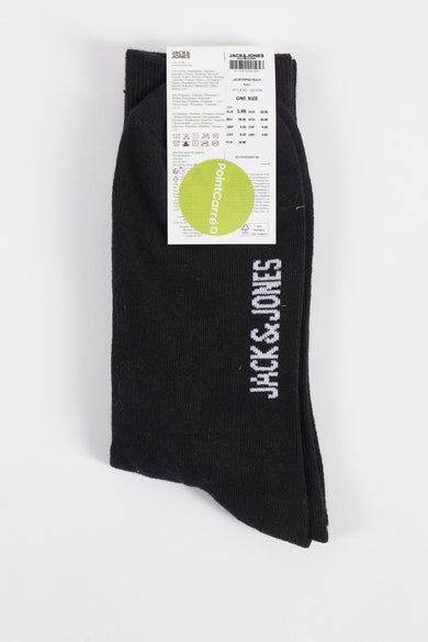Zwarte sokken van ACCESSORIES BY JACK & JONES, met witte merknaam op de schacht.

