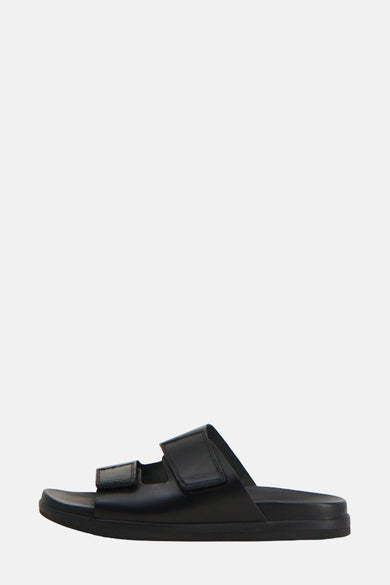 Zwarte slippers van ACCESSORIES BY JACK & JONES, met twee banden over de wreef.