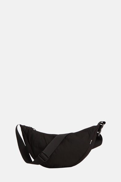 Sac à dos noir d'ACCESSORIES BY JACK & JONES, avec bretelle réglable et fermeture éclair.