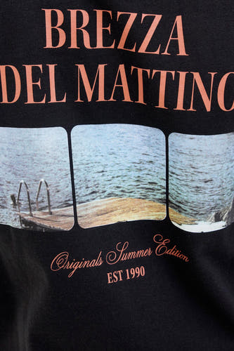 T-shirt noir à manches courtes d'ORIGINALS BY JACK & JONES, avec un imprimé d'une image estivale et le texte "Brezza del Mattino".
