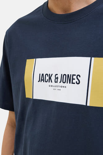 Blauw T-shirt met korte mouwen van CORE by JACK & JONES, met een rechthoekige print op de borst.

