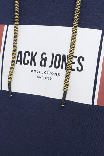 Pull-over bleu avec capuche de CORE BY JACK & JONES, avec impression de logo blanc et lanières dorées.