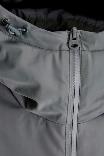 Korte grijze jas van ORIGINALS BY JACK & JONES, met ritssluiting en capuchon met verstelbaar koord.