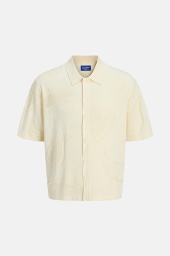 Ecru overhemd met korte mouwen van ORIGINALS BY JACK & JONES, met paisley-achtig ajourpatroon.
