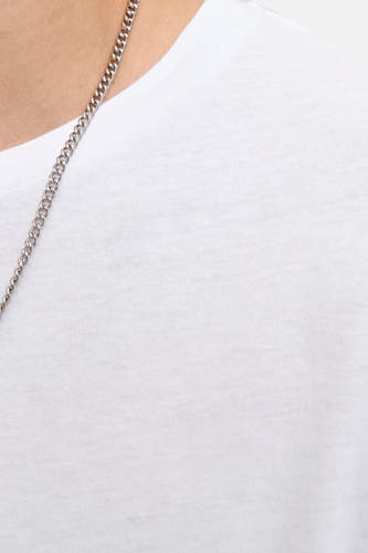T-shirt blanc à manches courtes d'ORIGINALS BY JACK & JONES, avec une chaîne argentée.