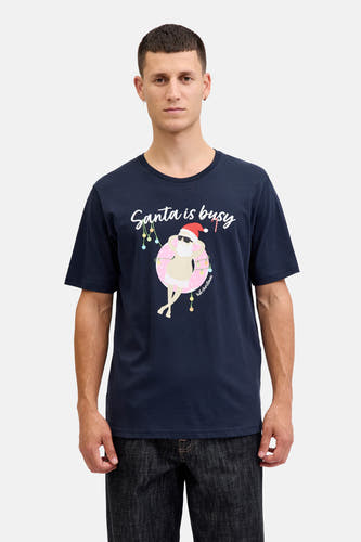 Blauw T-shirt met korte mouwen van ORIGINALS BY JACK & JONES, met een kerstmotiefopdruk en gedragen met een donkere jeans.