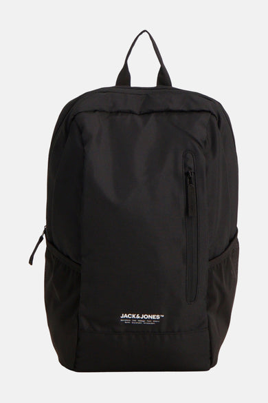 Sac à dos noir d'ACCESSORIES BY JACK & JONES, avec une fermeture éclair verticale et des poches latérales.