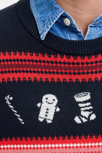 Multikleurige trui met ronde hals van ORIGINALS BY JACK & JONES, met kerstmotieven en een blauw denim overhemd eronder.
