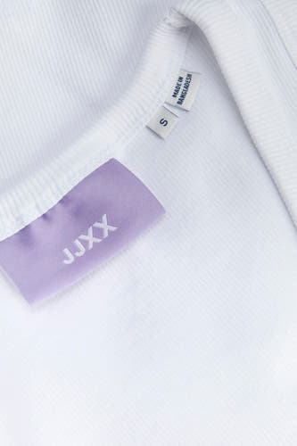 Débardeur côtelé blanc de JJXX avec étiquette de marque violette et taille S.