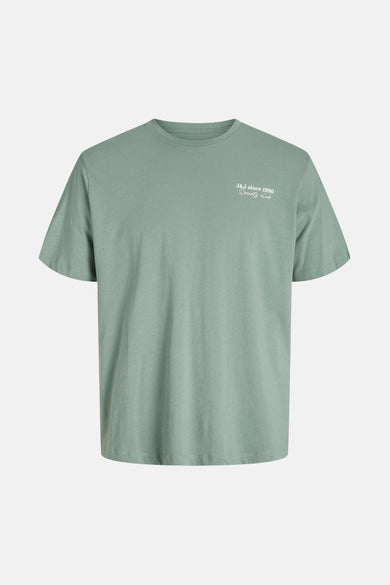 Groen T-shirt met korte mouwen van ORIGINALS BY JACK & JONES, met witte tekstprint op de borst.