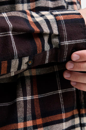 Bruin overhemd met lange mouwen van ORIGINALS BY JACK & JONES, met een ruitpatroon en knoopsluiting.