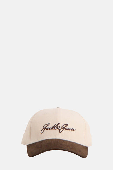 Beige pet van ACCESSORIES BY JACK & JONES, met bruine klep en merknaam in bruin geborduurd.