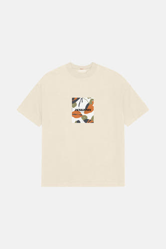 T-shirt jaune à manches courtes d'ORIGINALS BY JACK & JONES, avec un motif abstrait de feuilles sur la poitrine.