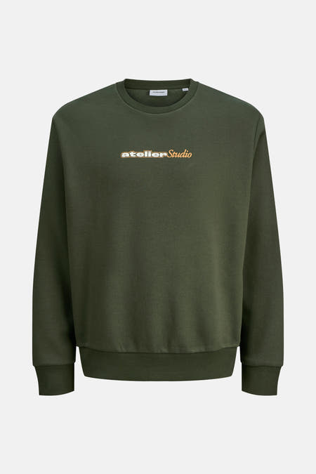 Groene sweater met ronde hals van ORIGINALS by JACK & JONES, met een decoratieve 'atelier studio' opdruk.