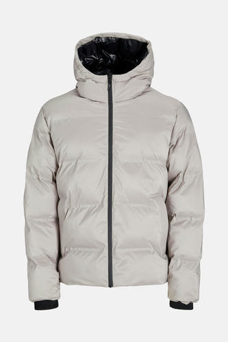 Ecru korte jas van CORE BY JACK & JONES, met een zwarte ritssluiting en capuchon.