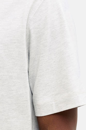 Grijs T-shirt met korte mouwen van ORIGINALS BY JACK & JONES, close-up van de mouw.