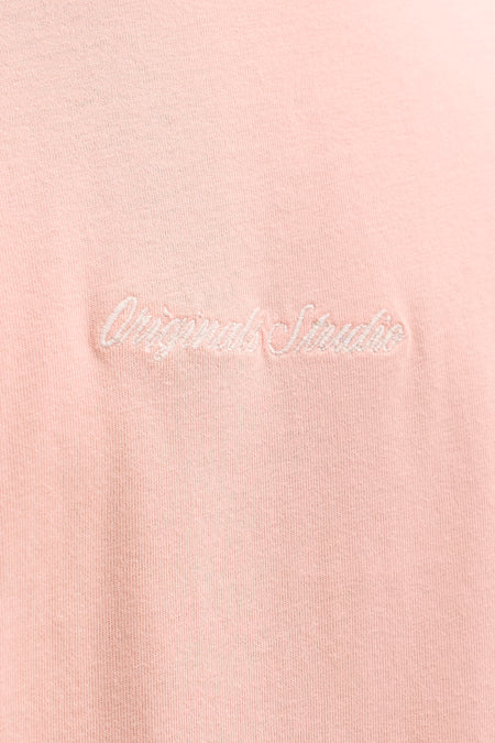 T-shirt à manches courtes rose de ORIGINALS BY JACK & JONES, avec texte brodé sur la poitrine.