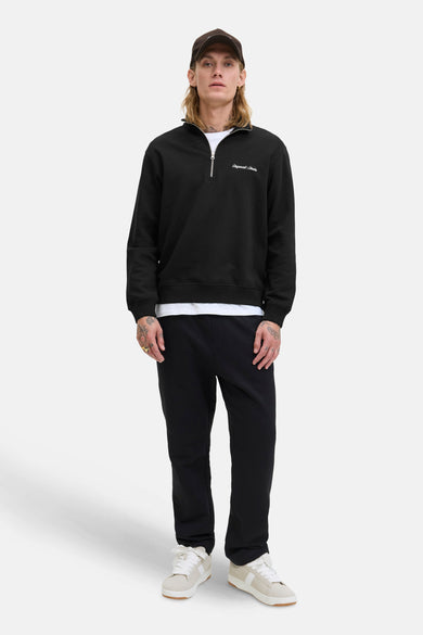 Zwarte sweater van Originals by Jack & Jones, met een korte rits en witte tekst op de borst.