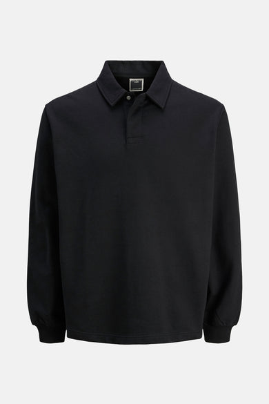 Zwarte sweater van CORE by JACK & JONES met lange mouwen en een polokraag tegen een witte achtergrond.
