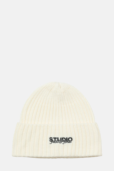 Witte muts van ACCESSORIES BY JACK & JONES, met fijne ribbels en zwarte merklogo opschrift.
