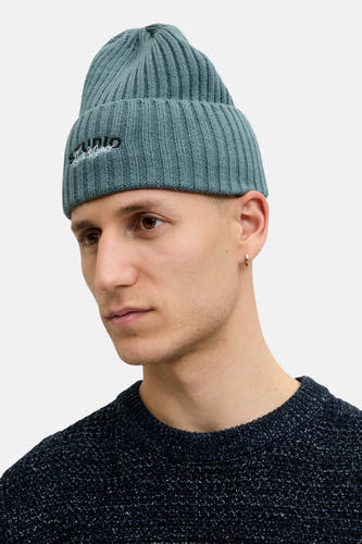 Casquette bleue d'ACCESSORIES BY JACK & JONES avec des rayures.