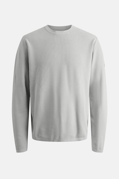 Grijze trui met ronde hals van CORE BY JACK & JONES, met een ribgebreide textuur.

